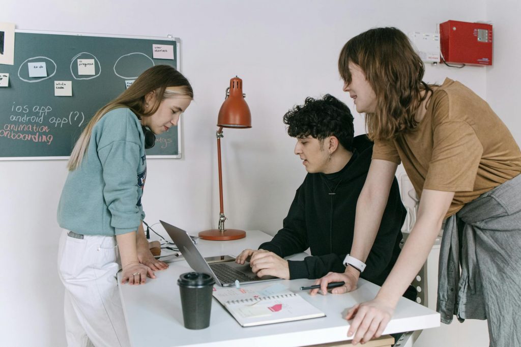 KMU in Brandenburg und ihre erfolgreichen Onboarding-Prozesse.