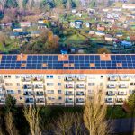 KMU in Brandenburg nutzen Fördermittel für Lagerdach-PV-Anlagen.