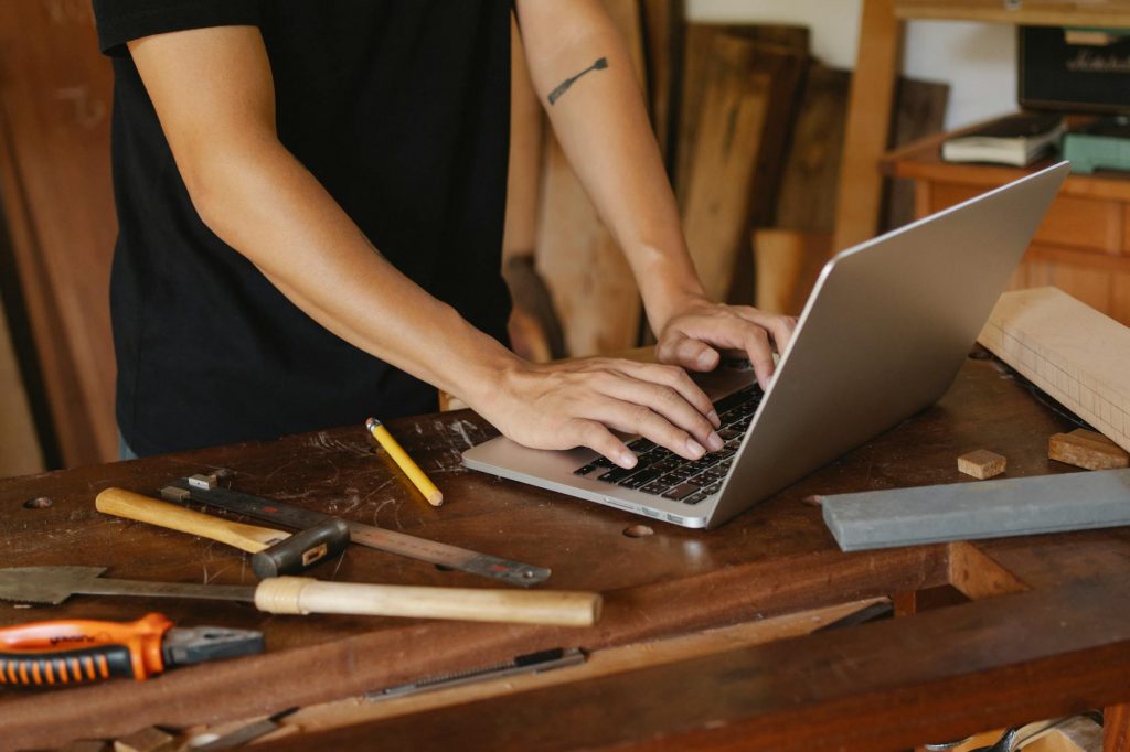 Tischlerhandwerk in Brandenburg nutzt Fördermittel zur Digitalisierung.